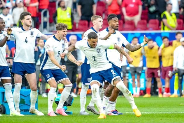 EURO 2024 - Quarter-Finals: England vs. Switzerland England celebrate, as Jordan Pickford saves Manuel Akanji s penalty kick during the EURO 2024 Quarter-Final match between England and Switzerland on 06 July 2024, at Duesseldorf Arena, in Duesseldorf, Germany Duesseldorf Duesseldorf Arena Germany Copyright: xAlexandraxFechetex DSC03932