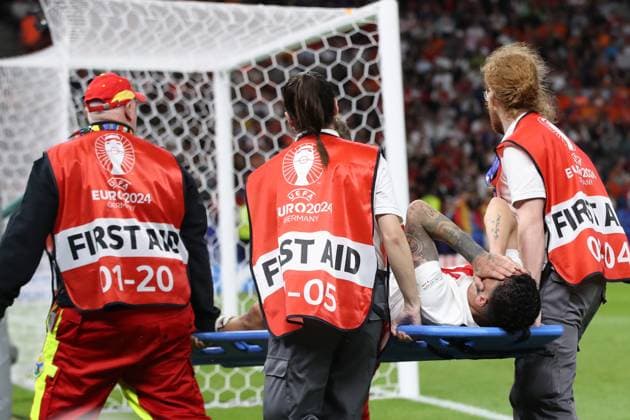 06 07 2024, xtgx, Football EM 2024 1 4 Final, Netherlands Turkey emspor, v l Samet Akaydin Turkey Turkey with pain, injured, injury UEFA REGULATIONS PROHIBIT ANY USE OF PHOTOGRAPHS as IMAGE SEQUENCES and or QUASI VIDEO Berlin
