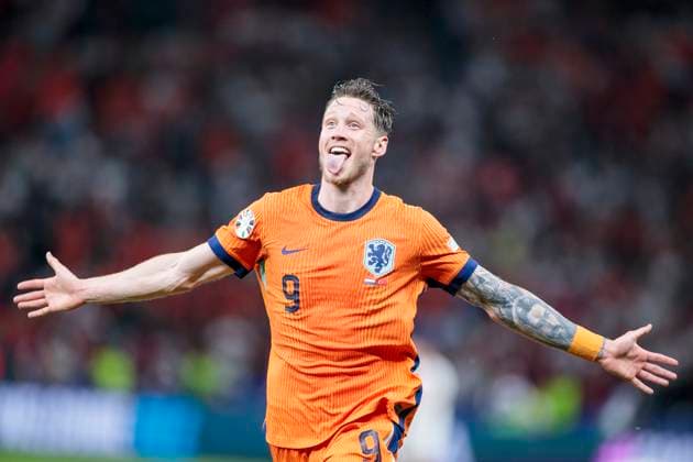 UEFA EURO 2024 Netherlands Turkey 06 07 2024 Wout Weghorst Netherlands, 9 cheers after the final whistle UEFA EURO 2024 quarter-final Netherlands Turkey Olympiastadion Berlin, Berlin on 06 07 2024 Copyright: xBEAUTIFULxSPORTS Meuselx