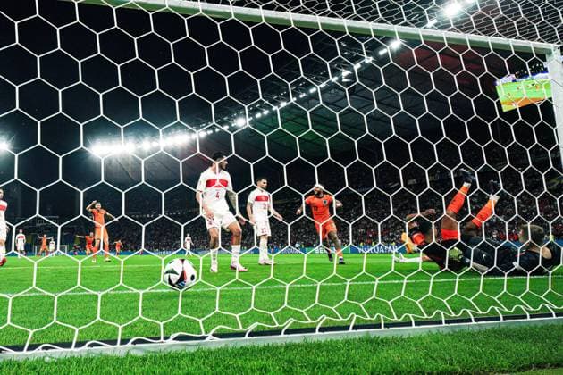 Goal to 2 1 Cody Gakpo Netherlands, 11 , Remote backdoor camera GER, Netherlands vs Turkey, European Football Championship, UEFA Euro 2024, quarter-final, 06 07 2024 GER, Netherlands vs Turkey, European Football Championship, UEFA Euro 2024, quarter-final, 06 07 2024 Berlin Copyright: xEibner-Pressefoto MarcelxvonxFehrnx EP_MFN