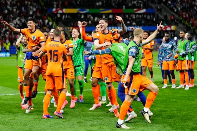 Netherlands v Türkiye: Quarter-Final - UEFA EURO, EM, Europameisterschaft,Fussball 2024 Dutch players celebrate victory after the UEFA EURO 2024 quarter-final match between Netherlands and Türkiye at Olympiastadion on July 6, 2024 in Berlin, Germany. Berlin Germany  Copyright: xJosexBretonx originalFilename:bretonhernandez-netherla240706_npIib.jpg