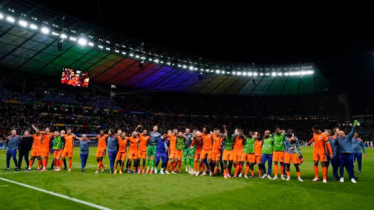 GER: Netherlands v Turkiye. UEFA EURO, EM, Europameisterschaft,Fussball 2024 Netherlands players celebrating the victory during the UEFA Euro 2024 match between Netherlands and Turkiye. Quarter Finals, played at Olympiastadion on July 6, 2024 in Berlin, Germany. kpng Copyright: xBaguxBlancox xPRESSINPHOTOx PS_240706_HOL_TUR_1113