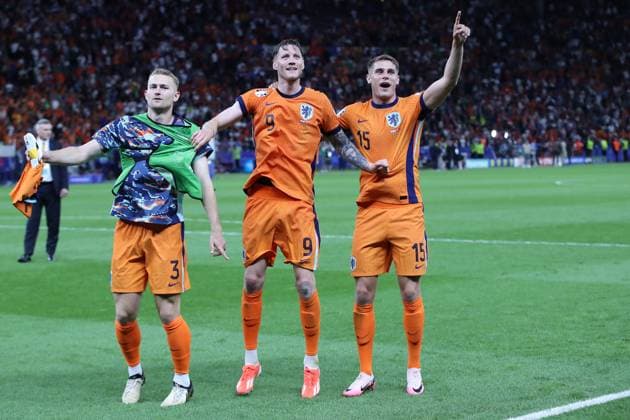 06 07 2024, xtgx, European Football Championship 2024 1 4 Final, Netherlands Turkey emspor, v l jubilation, joy, emotions about the victory for the Netherlands Matthijs de Ligt Netherlands Wout Weghorst Netherlands Micky van de Ven Netherlands UEFA REGULATIONS PROHIBIT ANY USE OF PHOTOGRAPHS as IMAGE SEQUENCES and or QUASI VIDEO Berlin