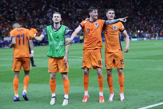 06 07 2024, xtgx, European Football Championship 2024 1 4 Final, Netherlands Turkey emspor, v l jubilation, joy, emotions about the victory for the Netherlands Cody Gakpo Netherlands Matthijs de Ligt Netherlands Wout Weghorst Netherlands Micky van de Ven Netherlands UEFA REGULATIONS PROHIBIT ANY USE OF PHOTOGRAPHS as IMAGE SEQUENCES and or QUASI VIDEO Berlin