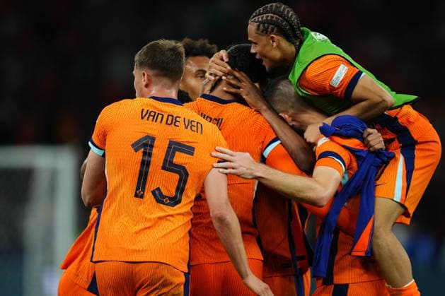 GER: Netherlands v Turkiye. UEFA EURO, EM, Europameisterschaft,Fussball 2024 Netherlands players and Xavi Simons celebrating the victory at full time during the UEFA Euro 2024 match between Netherlands and Turkiye. Quarter Finals, played at Olympiastadion on July 6, 2024 in Berlin, Germany. kpng Copyright: xBaguxBlancox xPRESSINPHOTOx PS_240706_HOL_TUR_1123