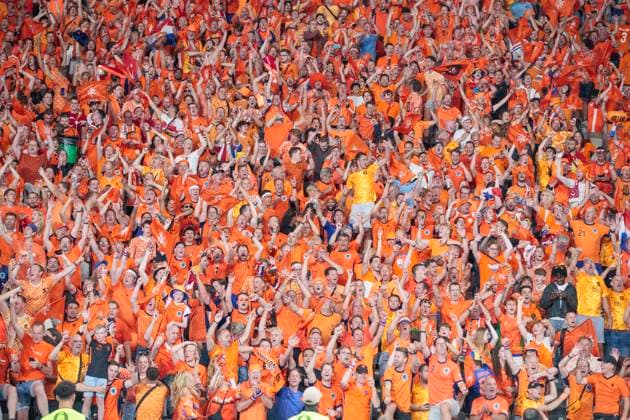 UEFA EURO 2024 Netherlands Turkey 06 07 2024 The Dutch fans cheer UEFA EURO 2024 quarter-final Netherlands Turkey Olympiastadion Berlin, Berlin on 06 07 2024 Copyright: xBEAUTIFULxSPORTS Meuselx