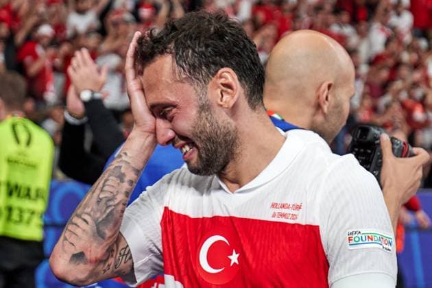 Turkey sad about defeat, Hakan Calhanoglu Turkey, 10 , GER, UEFA Euro 2024, mens football, UEFA EURO 2024, quarter finals, quarter finals, Netherlands vs Turkey, Netherlands vs Tuerkiye, 06 07 2024 GER, UEFA Euro 2024, mens football, UEFA EURO 2024, quarter finals, quarter finals, Netherlands vs Turkey, Netherlands vs Tuerkiye, 06 07 2024 Berlin Copyright: xEibner-Pressefotox xClaudiusxRauchx EP_CRH