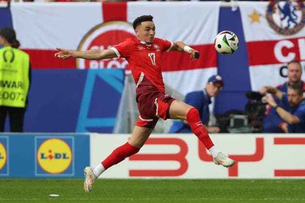 Ruben Vargas Switzerland in action, on the ball, individual action, UEFA EURO 2024 Quarter final, England vs Switzerland, Arena Dusseldorf on July 06, 2024 in Dusseldorf, Germany Photo by Oliver Kaelke DeFodi Images Ruben Vargas Switzerland controls the ball, UEFA EURO 2024 Quarter final, England vs Switzerland, Arena Dusseldorf on July 6, 2024 in Dusseldorf, Germany Photo by Oliver Kaelke DeFodi Images Defodi 678 2024 07 06 OK ENGSUI 0656 Defodi-678