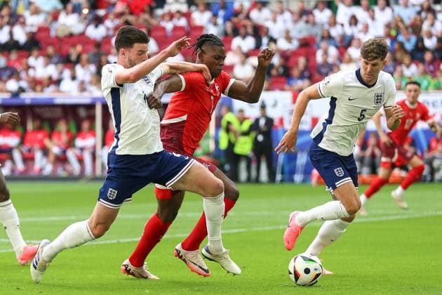 Declan Rice England and Breel Embolo Switzerland in a duel, UEFA EURO 2024 Quarter final, England vs Switzerland, Arena Dusseldorf on July 06, 2024 in Dusseldorf, Germany Photo by Oliver Kaelke DeFodi Images Declan Rice England and Breel Embolo Switzerland battle for the ball, UEFA EURO 2024 Quarter final, England vs Switzerland, Arena Dusseldorf on July 6, 2024 in Dusseldorf, Germany Photo by Oliver Kaelke DeFodi Images Defodi 678 2024 07 06 OK ENGSUI 1646 Defodi-678
