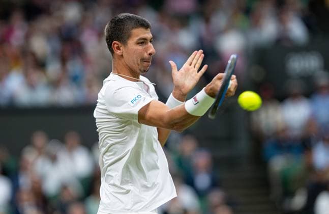 Tennis - Wimbledon Championship 2024 - Day 6 LONDON, ENGLAND - Saturday, July 6, 2024: Alexei Popyrin (AUS) during the Gentlemen s Singles 3rd Round match on Day Six of The Championships Wimbledon 2024 at the All England Lawn Tennis and Croquet Club. (Photo by Kirsten Holst Propaganda) LONDON All England Lawn Tennis and Croquet Club GREATER LONDON ENGLAND  Copyright: xKirstenxHolstx 2024-07-06-080-Wimbledon_Day_6