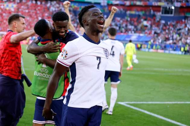 SAKA Bukayo Team England goal scorer to equalize 1 1 cheers after the victory UEFA Football EURO 2024 in Germany Quarterfinal England Switzerland on 06 07 2024 in Duesseldorf DFL REGULATIONS PROHIBIT ANY USE OF PHOTOGRAPHS as IMAGE SEQUENCES and or QUASI VIDEO Copyright: xLacixPerenyix
