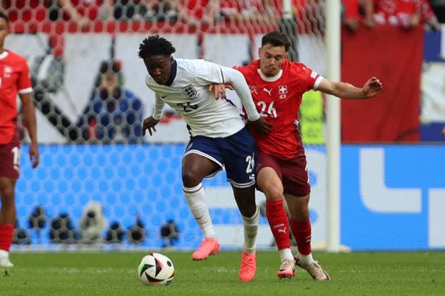 Kobbie Mainoo England and Fabian Rieder Switzerland in a duel, UEFA EURO 2024 Quarter final, England vs Switzerland, Arena Dusseldorf on July 06, 2024 in Dusseldorf, Germany Photo by Oliver Kaelke DeFodi Images Kobbie Mainoo England and Fabian Rieder Switzerland battle for the ball, UEFA EURO 2024 Quarter final, England vs Switzerland, Arena Dusseldorf on July 6, 2024 in Dusseldorf, Germany Photo by Oliver Kaelke DeFodi Images Defodi 678 2024 07 06 OK ENGSUI 1926 Defodi-678