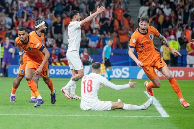 UEFA EURO 2024 Netherlands Turkey 06 07 2024 Cody Gakpo Netherlands, 11 celebrates after his goal, Wout Weghorst Netherlands, 9 follows him UEFA EURO 2024 Quarter-final Netherlands Turkey Olympiastadion Berlin, Berlin on 06 07 2024 Copyright: xBEAUTIFULxSPORTS Meuselx