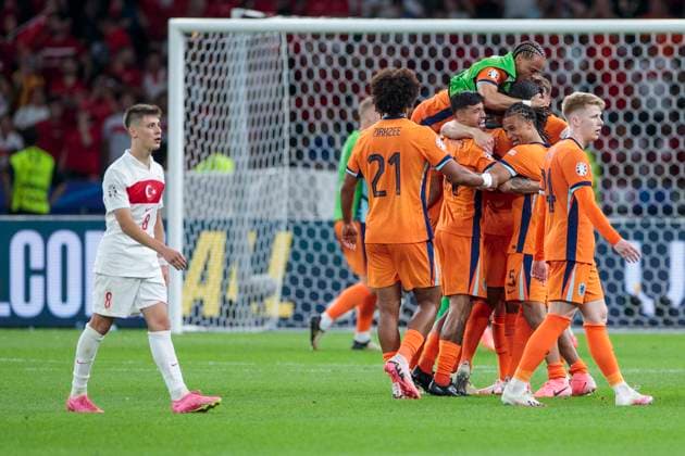 UEFA EURO 2024 Netherlands Turkey 06 07 2024 The Dutch cheer, Arda Güler Turkey, 8 in front is disappointed UEFA EURO 2024 quarter-final Netherlands Turkey Olympiastadion Berlin, Berlin on 06 07 2024 Copyright: xBEAUTIFULxSPORTS Meuselx
