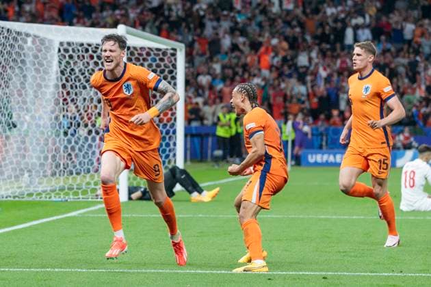 UEFA EURO 2024 Netherlands Turkey 06 07 2024 Wout Weghorst Netherlands, 9 cheers with Xavi Simons Netherlands, 7 and Micky van de Ven Netherlands, 15 UEFA EURO 2024 quarter-final Netherlands Turkey Olympiastadion Berlin, Berlin on 06 07 2024 Copyright: xBEAUTIFULxSPORTS Meuselx