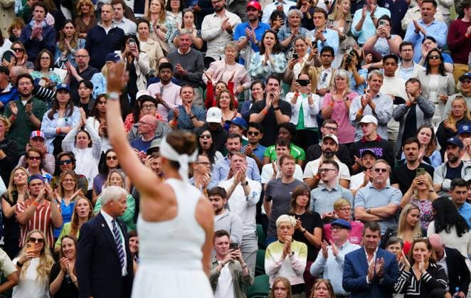 Fans applaud as Elina Svitolina celebrates her win over Ons Jabeur Wimbledon Tennis Championships, Day 6, The All England Lawn Tennis and Croquet Club, London, UK - 06 Jul 2024  Copyright: xJavierxGarcia Shutterstockx 14574535lr