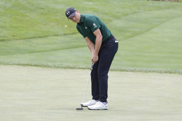 SILVIS, IL - JULY 06: PGA, Golf Herren golfer Jordan Spieth putts on the 17th hole during the third round of the John Deere Classic on July 6,2024, at the TPC Deere Run in Silvis, Illinois. (Photo by Brian Spurlock Icon Sportswire) GOLF: JUL 06 PGA John Deere Classic EDITORIAL USE ONLY Icon24070610