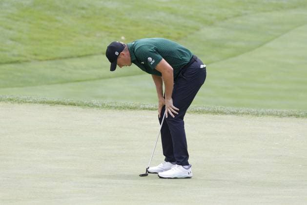 SILVIS, IL - JULY 06: PGA, Golf Herren golfer Jordan Spieth reacts to barely missing an eagle putt on the 17th hole during the third round of the John Deere Classic on July 6,2024, at the TPC Deere Run in Silvis, Illinois. (Photo by Brian Spurlock Icon Sportswire) GOLF: JUL 06 PGA John Deere Classic EDITORIAL USE ONLY Icon24070611