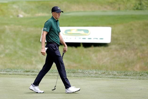 SILVIS, IL - JULY 06: PGA, Golf Herren golfer Jordan Spieth putts on the 16th hole during the third round of the John Deere Classic on July 6,2024, at the TPC Deere Run in Silvis, Illinois. (Photo by Brian Spurlock Icon Sportswire) GOLF: JUL 06 PGA John Deere Classic EDITORIAL USE ONLY Icon2407066