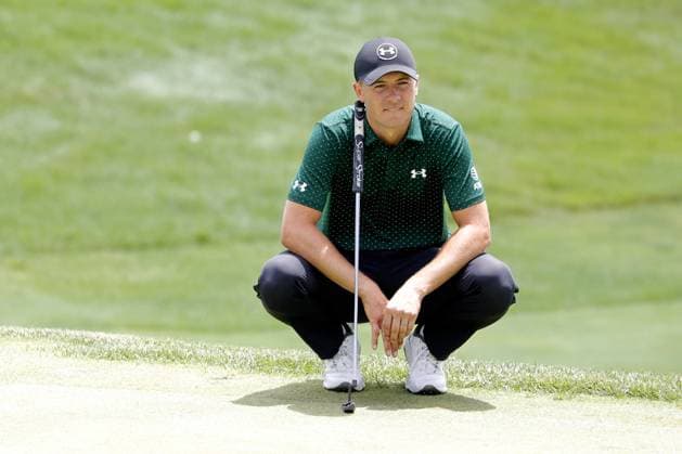 SILVIS, IL - JULY 06: PGA, Golf Herren golfer Jordan Spieth lines up his putt on the 17th hole during the third round of the John Deere Classic on July 6,2024, at the TPC Deere Run in Silvis, Illinois. (Photo by Brian Spurlock Icon Sportswire) GOLF: JUL 06 PGA John Deere Classic EDITORIAL USE ONLY Icon2407069