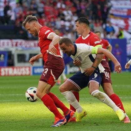 National team, Football, UEFA Euro2024, Euro 2024,Quarter-finals, Düsseldorf, England Switzerland Silvan Widmer, Switzerland , Harry Kane, England, Granit Xhaka, Switzerland