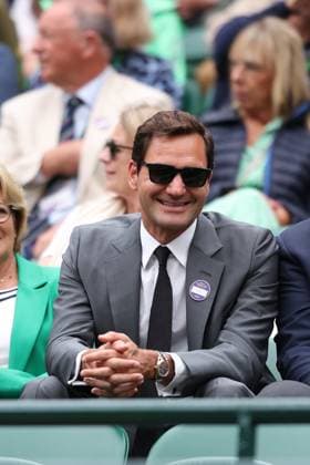 Roger Federer (Sui) and his parents and manager Tony Godsick TENNIS : Wimbledon 2024 - 06 07 2024 AntoineCouvercelle Panoramic 