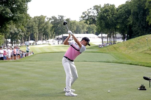 SILVIS, IL - JULY 06: Amateur golfer Luke Clanton play his tee shot on the 18th hole during the third round of the John Deere Classic on July 6,2024, at the TPC Deere Run in Silvis, Illinois. (Photo by Brian Spurlock Icon Sportswire) GOLF: JUL 06 PGA, Golf Herren John Deere Classic EDITORIAL USE ONLY Icon24070631