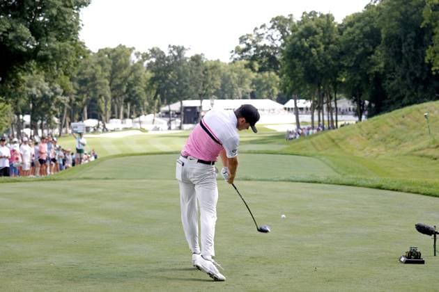 SILVIS, IL - JULY 06: Amateur golfer Luke Clanton play his tee shot on the 18th hole during the third round of the John Deere Classic on July 6,2024, at the TPC Deere Run in Silvis, Illinois. (Photo by Brian Spurlock Icon Sportswire) GOLF: JUL 06 PGA, Golf Herren John Deere Classic EDITORIAL USE ONLY Icon24070632