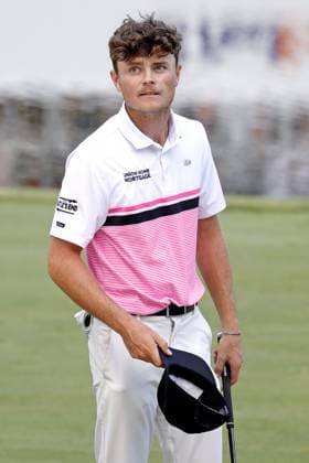 SILVIS, IL - JULY 06: Amateur golfer Luke Clanton reacts to making a birdie putt on the 18th hole during the third round of the John Deere Classic on July 6,2024, at the TPC Deere Run in Silvis, Illinois. (Photo by Brian Spurlock Icon Sportswire) GOLF: JUL 06 PGA, Golf Herren John Deere Classic EDITORIAL USE ONLY Icon24070639