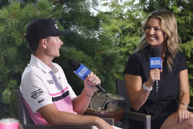 SILVIS, IL - JULY 06: Amateur golfer Luke Clanton is interviewed by CBS announcer Amanda Balionis after finishing his third round of the John Deere Classic on July 6,2024, at the TPC Deere Run in Silvis, Illinois. (Photo by Brian Spurlock Icon Sportswire) GOLF: JUL 06 PGA, Golf Herren John Deere Classic EDITORIAL USE ONLY Icon24070644