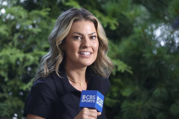 SILVIS, IL - JULY 06: CBS announcer Amanda Balionis interviews golfer Luke Clinton during the third round of the John Deere Classic on July 6,2024, at the TPC Deere Run in Silvis, Illinois. (Photo by Brian Spurlock Icon Sportswire) GOLF: JUL 06 PGA, Golf Herren John Deere Classic EDITORIAL USE ONLY Icon24070645
