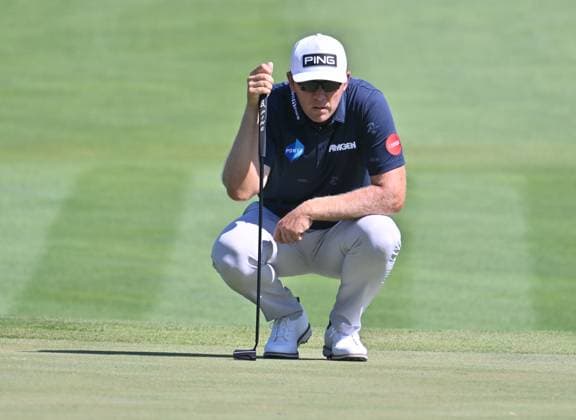 SILVIS, IL - JULY 06: Golfer Seamus Powers lines up his putt on the 1 green during the third round of the John Deere Golf PGA, Golf Herren Classic on July 06, 2024, at TPC Deere Run in Silvis IL. (Photo by Keith Gillett Icon Sportswire) GOLF: JUL 06 PGA John Deere Classic EDITORIAL USE ONLY Icon24070632