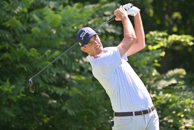 SILVIS, IL - JULY 06: Golfer Chesson Hadley tees off on the 2 hole during the third round of the John Deere Golf PGA, Golf Herren Classic on July 06, 2024, at TPC Deere Run in Silvis IL. (Photo by Keith Gillett Icon Sportswire) GOLF: JUL 06 PGA John Deere Classic EDITORIAL USE ONLY Icon24070642