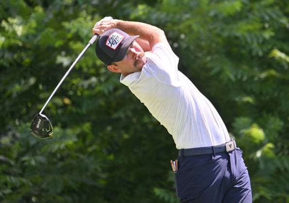 SILVIS, IL - JULY 06: Golfer Chandler Phillips tees off on the 2 hole during the third round of the John Deere Golf PGA, Golf Herren Classic on July 06, 2024, at TPC Deere Run in Silvis IL. (Photo by Keith Gillett Icon Sportswire) GOLF: JUL 06 PGA John Deere Classic EDITORIAL USE ONLY Icon24070671
