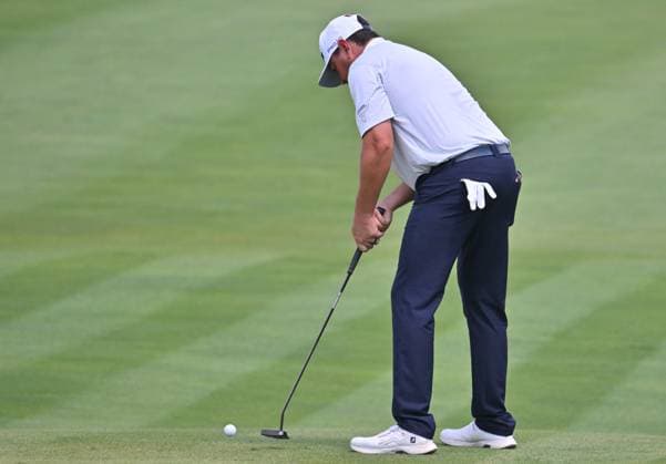SILVIS, IL - JULY 06: Golfer Adam Svennson putts on the 1 green during the third round of the John Deere Golf PGA, Golf Herren Classic on July 06, 2024, at TPC Deere Run in Silvis IL. (Photo by Keith Gillett Icon Sportswire) GOLF: JUL 06 PGA John Deere Classic EDITORIAL USE ONLY Icon24070674