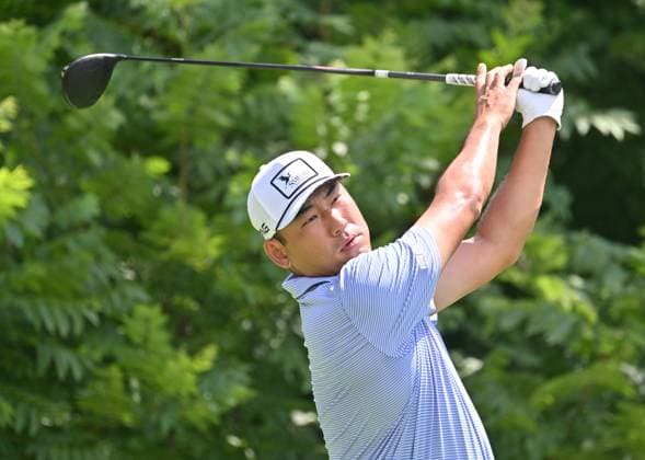 SILVIS, IL - JULY 06: Golfer Chan Kim tees off on the 2 hole during the third round of the John Deere Golf PGA, Golf Herren Classic on July 06, 2024, at TPC Deere Run in Silvis IL. (Photo by Keith Gillett Icon Sportswire) GOLF: JUL 06 PGA John Deere Classic EDITORIAL USE ONLY Icon24070680