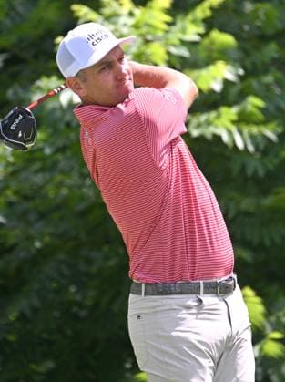 SILVIS, IL - JULY 06: Golfer Brendon Todd tees off on the 2 hole during the third round of the John Deere Golf PGA, Golf Herren Classic on July 06, 2024, at TPC Deere Run in Silvis IL. (Photo by Keith Gillett Icon Sportswire) GOLF: JUL 06 PGA John Deere Classic EDITORIAL USE ONLY Icon24070687