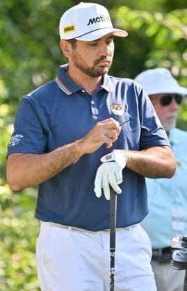 SILVIS, IL - JULY 06: Golfer Jason Day as seen on the 2 tee during the third round of the John Deere Golf PGA, Golf Herren Classic on July 06, 2024, at TPC Deere Run in Silvis IL. (Photo by Keith Gillett Icon Sportswire) GOLF: JUL 06 PGA John Deere Classic EDITORIAL USE ONLY Icon24070605