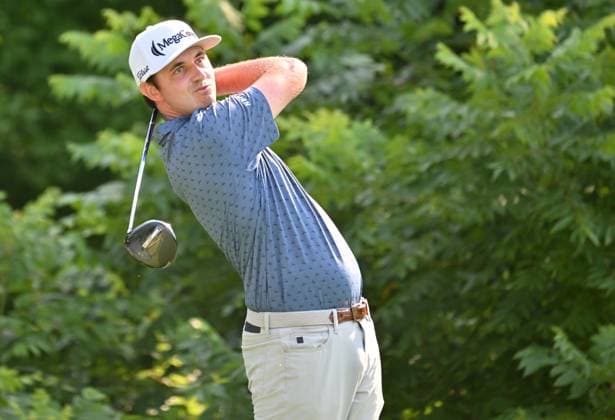 SILVIS, IL - JULY 06: Golfer J.T. Boston tees off on the 2 hole during the third round of the John Deere Golf PGA, Golf Herren Classic on July 06, 2024, at TPC Deere Run in Silvis IL. (Photo by Keith Gillett Icon Sportswire) GOLF: JUL 06 PGA John Deere Classic EDITORIAL USE ONLY Icon24070610