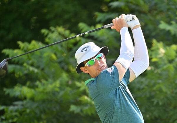 SILVIS, IL - JULY 06: Golfer Dylan Frittelli tees off on the 2 hole during the third round of the John Deere Golf PGA, Golf Herren Classic on July 06, 2024, at TPC Deere Run in Silvis IL. (Photo by Keith Gillett Icon Sportswire) GOLF: JUL 06 PGA John Deere Classic EDITORIAL USE ONLY Icon24070620
