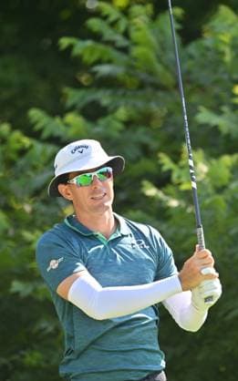 SILVIS, IL - JULY 06: Golfer Dylan Frittelli watches his ball after teeing off on the 2 hole during the third round of the John Deere Golf PGA, Golf Herren Classic on July 06, 2024, at TPC Deere Run in Silvis IL. (Photo by Keith Gillett Icon Sportswire) GOLF: JUL 06 PGA John Deere Classic EDITORIAL USE ONLY Icon24070621