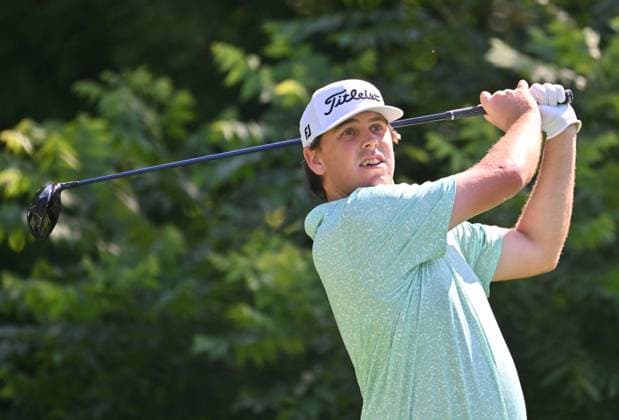 SILVIS, IL - JULY 06: Golfer Trace Crowe tees off on the 2 hole during the third round of the John Deere Golf PGA, Golf Herren Classic on July 06, 2024, at TPC Deere Run in Silvis IL. (Photo by Keith Gillett Icon Sportswire) GOLF: JUL 06 PGA John Deere Classic EDITORIAL USE ONLY Icon24070624