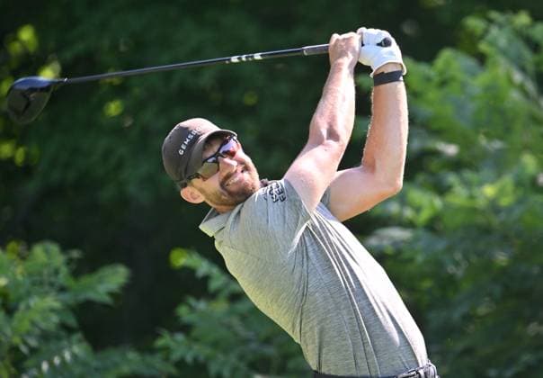 SILVIS, IL - JULY 06: Golfer Patrick Rodgers tees off on the 2 hole during the third round of the John Deere Golf PGA, Golf Herren Classic on July 06, 2024, at TPC Deere Run in Silvis IL. (Photo by Keith Gillett Icon Sportswire) GOLF: JUL 06 PGA John Deere Classic EDITORIAL USE ONLY Icon24070629