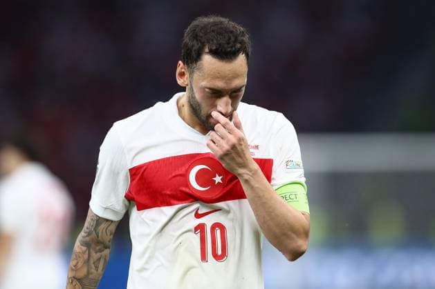 06 07 2024, xtgx, Football EM 2024 1 4 Final, Netherlands Turkey emspor, v l Hakan Calhanoglu Turkey, 10 Portrait, Portraet, Einzelbild enttaeuscht, enttäuscht, schaut enttaeuscht, niedergeschlagen, disappointed DFL DFB REGULATIONS PROHIBIT ANY USE OF PHOTOGRAPHS as IMAGE SEQUENCES and or QUASI VIDEO Berlin