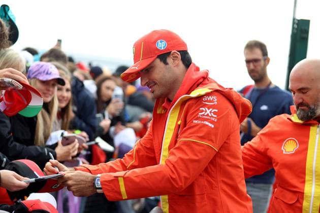 07 07 2024, xrarjax, Motorsport FIA Formula 1, British Grand Prix 2024 emspor, v l Paddock Carlos Sainz Ferrari starting number 55 Silverstone