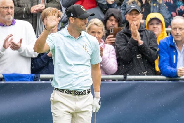 Martin Kaymer greets his fans, BMW International Open 2024, Golf, 07 07 2024 Munich Bavaria Germany Copyright: xkolbert-press UlrichxGamelx