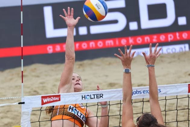 Beach volleyball, Beachvolleyball - Pro Beach Battle Masters SEEWALCHEN,AUSTRIA,07.JUL.24 - BEACH VOLLEYBALL - Beach Volleyball Tour PRO, Pro Beach Battle Masters Litzlberg. Image shows Caitlin Bettenay (AUS).  GEPAxpictures xMathiasxMandl