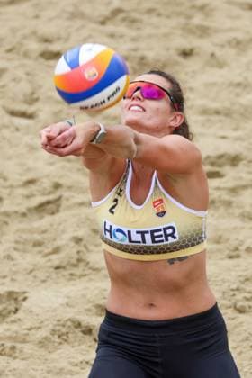 Beach volleyball, Beachvolleyball - Pro Beach Battle Masters SEEWALCHEN,AUSTRIA,07.JUL.24 - BEACH VOLLEYBALL - Beach Volleyball Tour PRO, Pro Beach Battle Masters Litzlberg. Image shows Elsa Descamps (FRA).  GEPAxpictures xMathiasxMandl