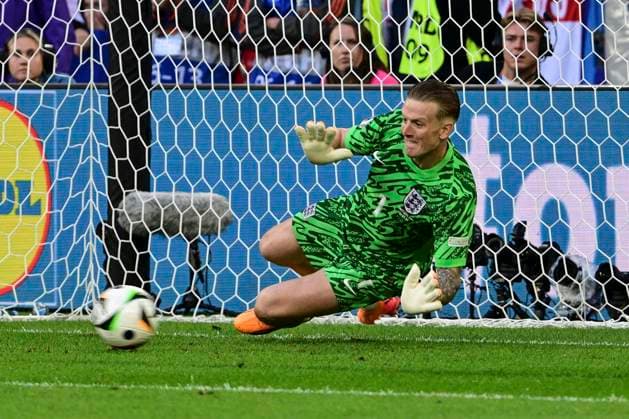Jordan Pickford 1 England saves Manuel Akanjis penalty 5 Switzerland , England Switzerland, Football, UEFA Euro 2024, Quarter-final, 06 07 2024 Düsseldorf North Rhine-Westphalia Germany Copyright: xkolbert-press MarcxNiemeyerx