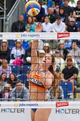Beach volleyball, Beachvolleyball - Pro Beach Battle Masters SEEWALCHEN,AUSTRIA,07.JUL.24 - BEACH VOLLEYBALL - Beach Volleyball Tour PRO, Pro Beach Battle Masters Litzlberg. Image shows Caitlin Bettenay (AUS).  GEPAxpictures xMathiasxMandl